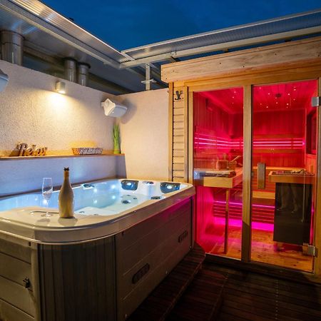 Luxury Rooftop Appartment With Fantastic Views Praha Bagian luar foto