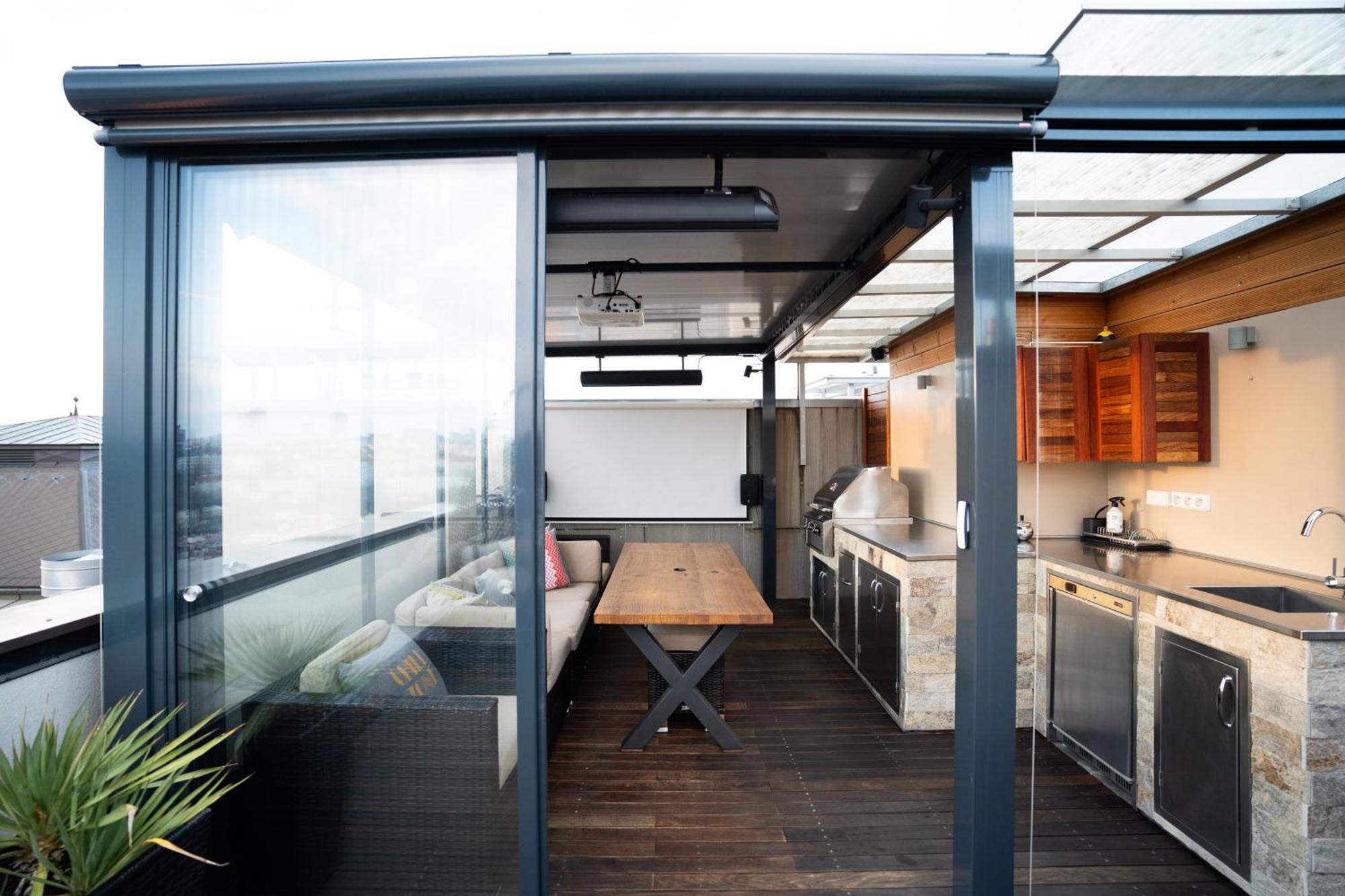 Luxury Rooftop Appartment With Fantastic Views Praha Bagian luar foto