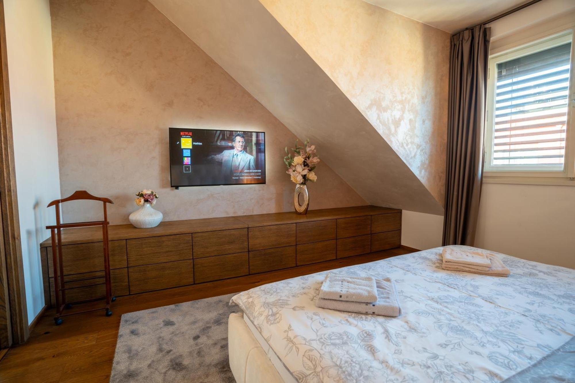 Luxury Rooftop Appartment With Fantastic Views Praha Bagian luar foto